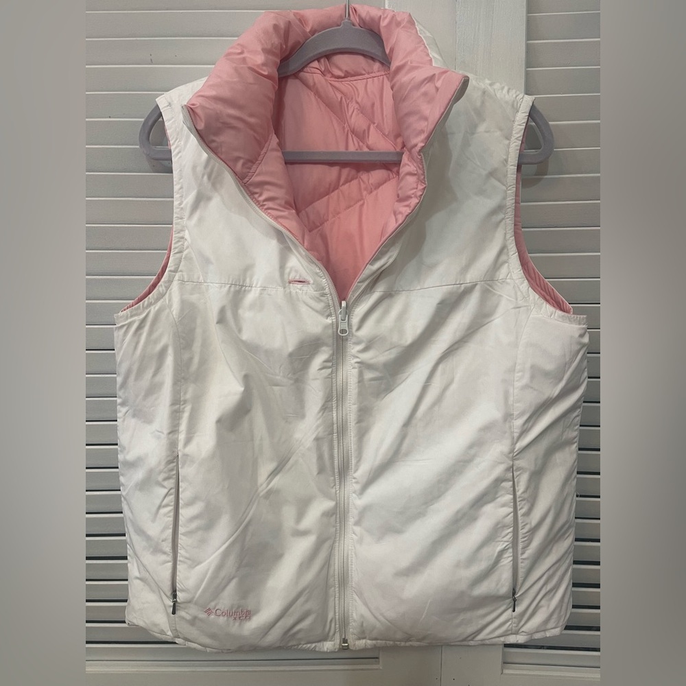 Columbia Women's Reversible White and Pink Vest